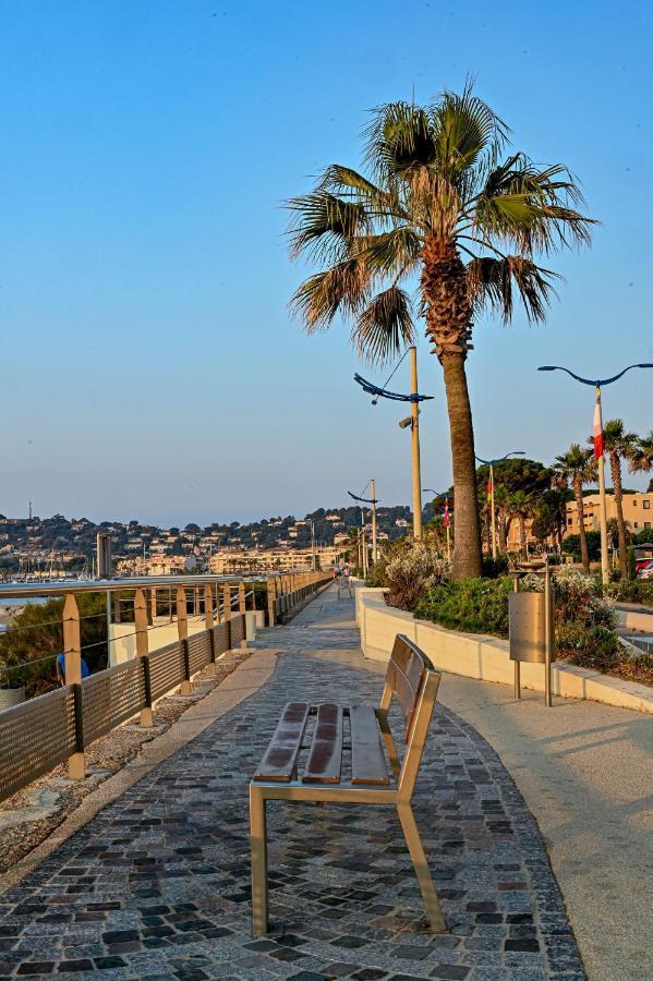 Hôtel Rivazur Cavalaire-sur-Mer Exterior foto